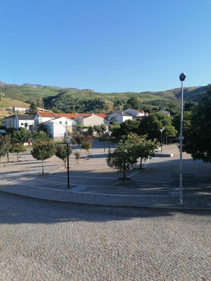 Governo'S House Melo Exteriér fotografie